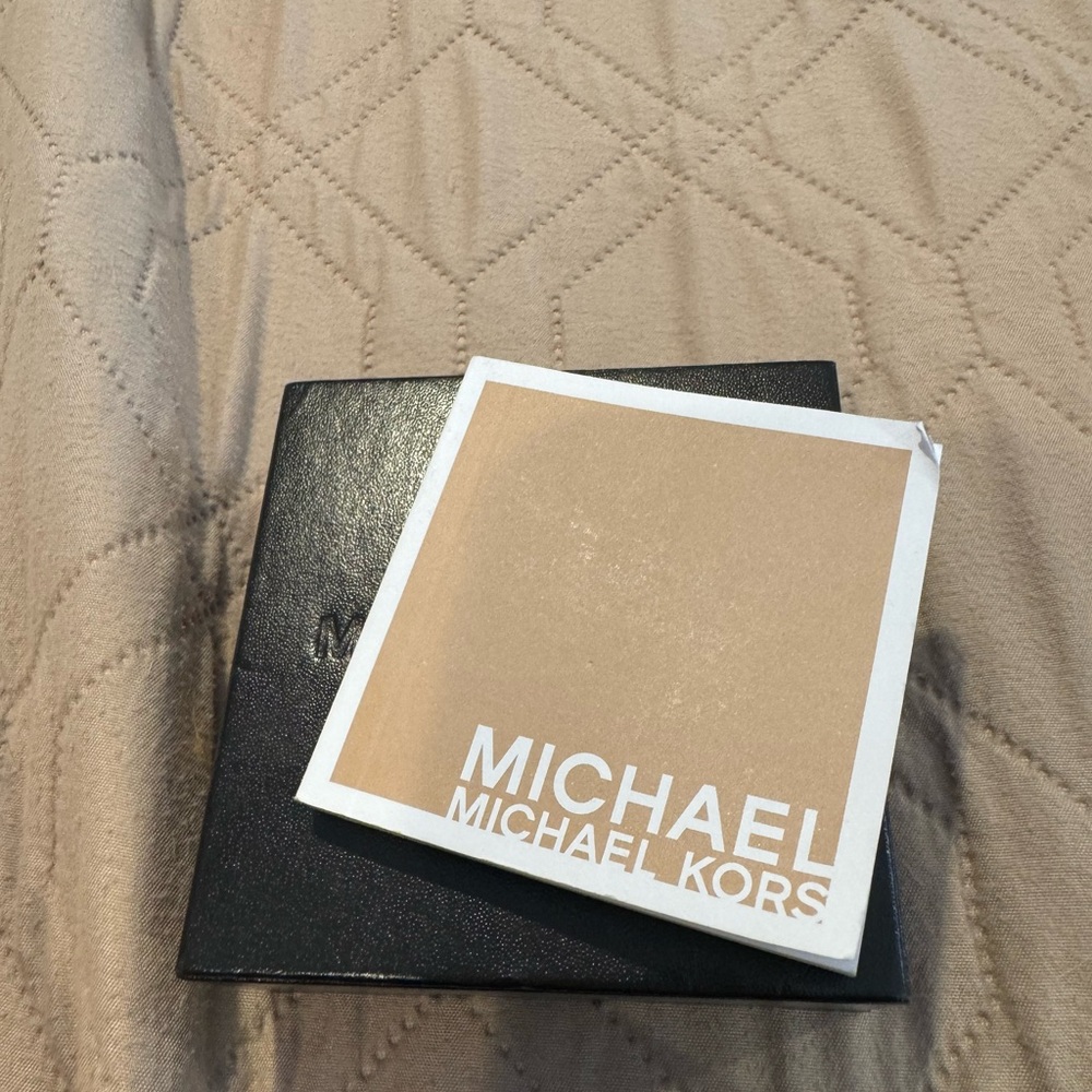 All Gold Michael Kors Watch - Picture 9 of 9
